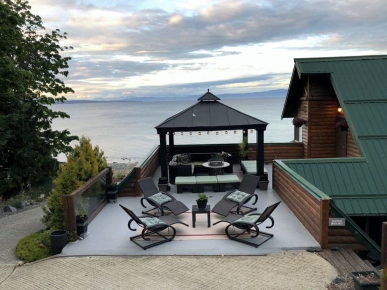 Vancouver Island Vacation Rentals Qualicum Breeze Log Home