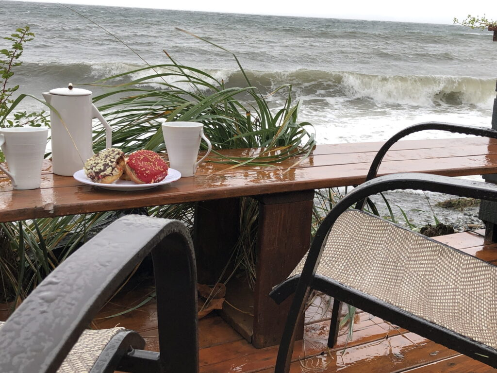 BeachCottageDeck2000x1500c