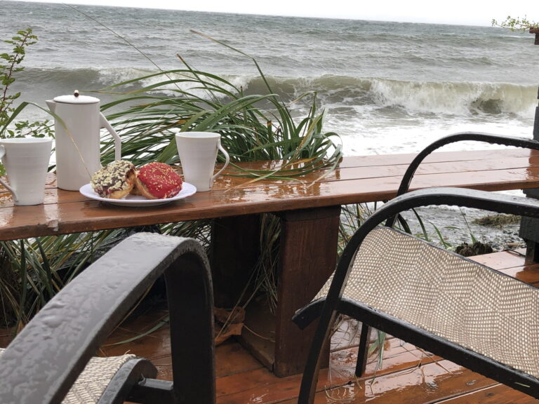 BeachCottageDeck2000x1500c